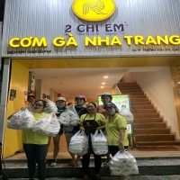 Logo Cơm gà nha trang 2 chị em