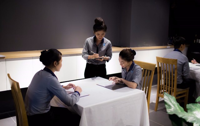 nghiep vu trong nha hang khach san la gi