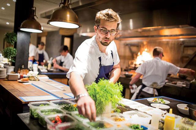 Đầu bếp tại nhà hàng, khách sạn 4-5 sao