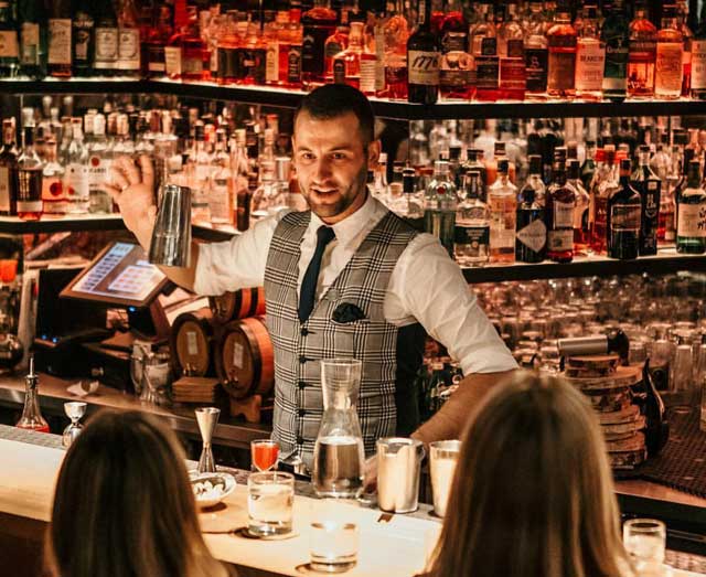 cac kieu phuc vu ruou manh