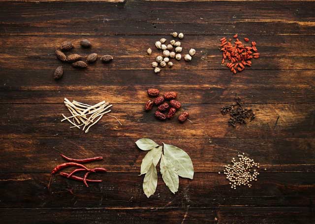 9 loai gia vi lam nuoc lau manwah