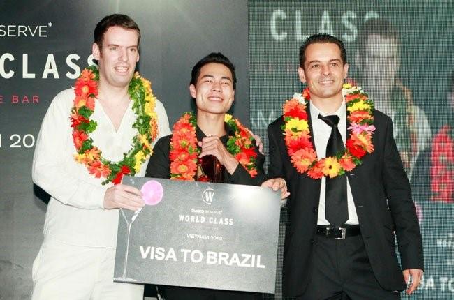 Pham Tiep Tien doat giai cao nhat trong cuoc thi Diageo reserve world class Viet nam 2012