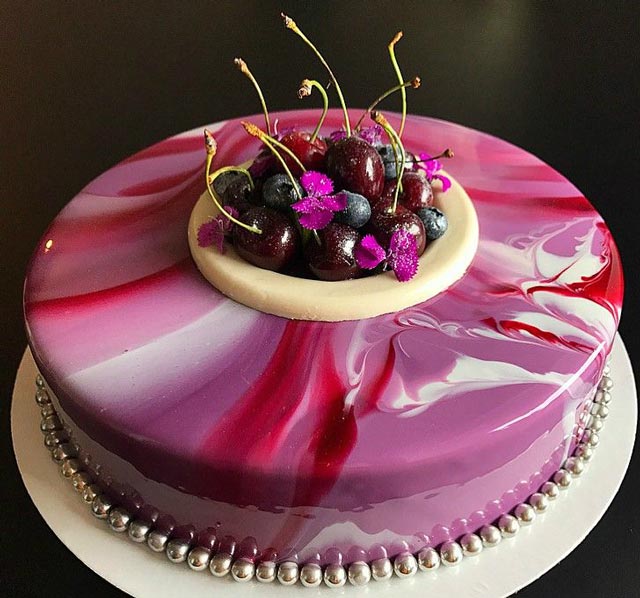 Bánh kem tráng gương của Olga Noskova