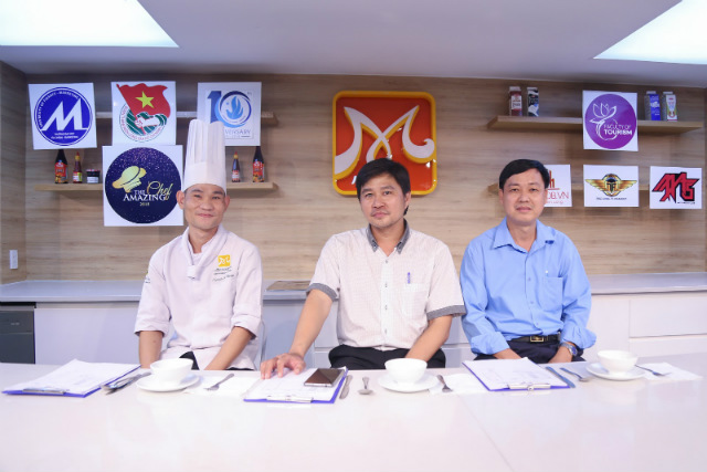 bo ba giam khao quyen luc cua the amazing chef