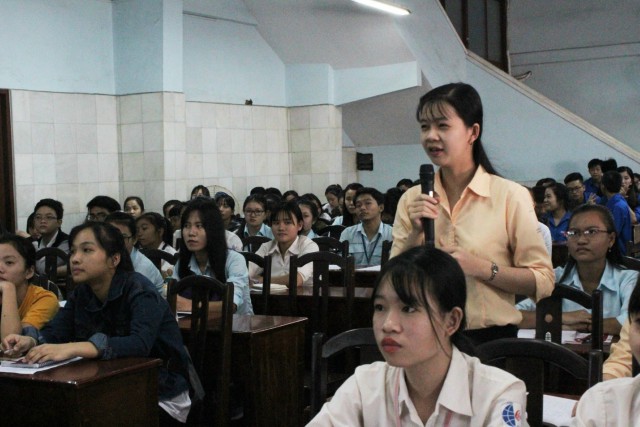 cac ban sinh vien dat van de bo sung
