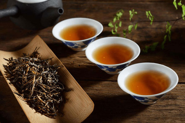 phân biệt hồng trà và lục trà