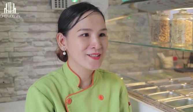 chi Xuan Mai luon no luc de vuot qua kho khan trong nghe