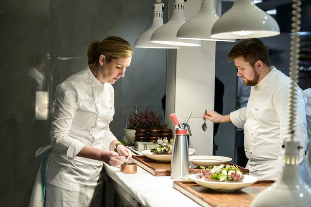 clare smyth luon tin vao ban than