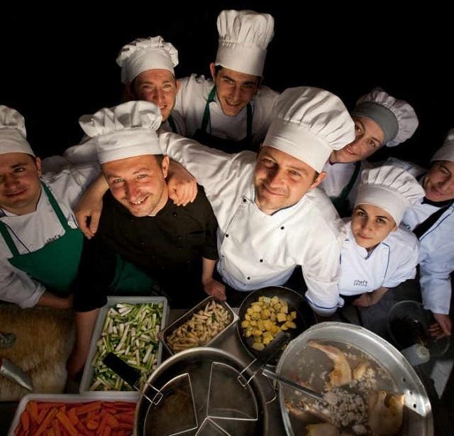 cong viec bep truong nha hang khach san