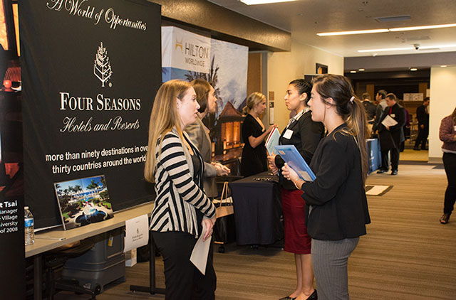 nhân viên kinh doanh giỏi giao tiếp