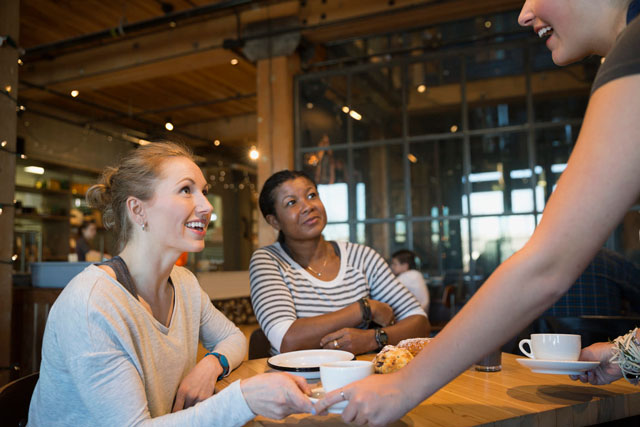 Công việc của nhân viên Phục vụ cafe