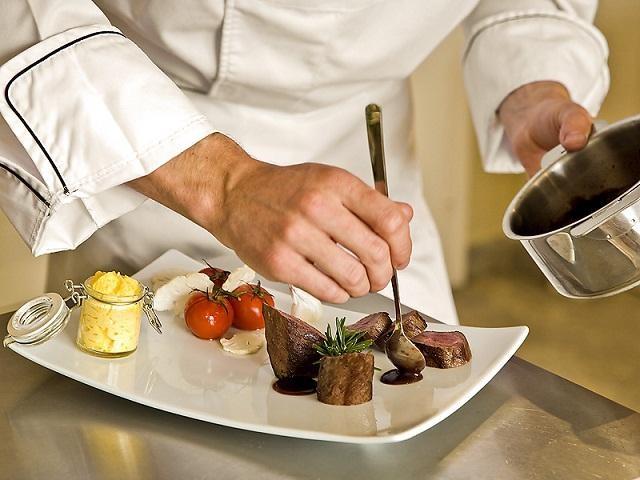 cong viec cua saucier tai nha hang khach san