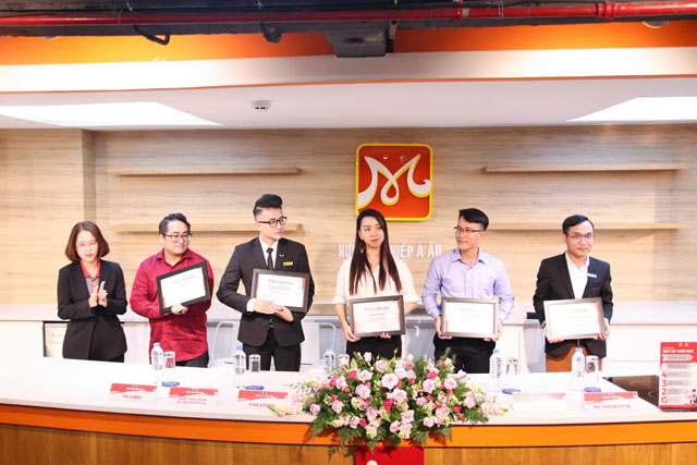 Đại diện các doanh nghiệp tham gia chương trình