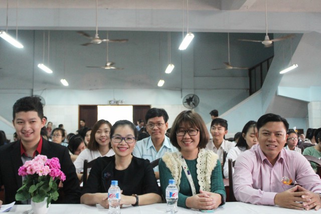 dai dien cao dang kinh te doi ngoai va chefjob