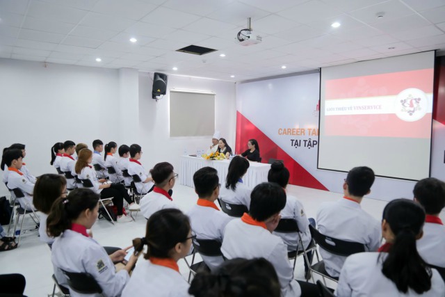 dai dien vingroup gioi thieu viec lam