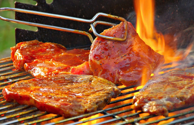 di chuyển thịt khắp vỉ