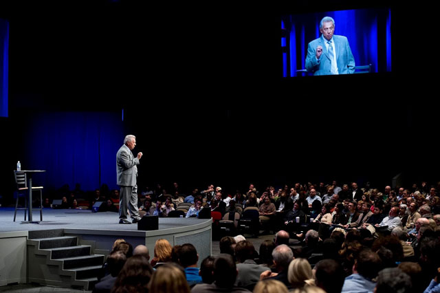 dien gia tiep them dong luc cho nhan vien