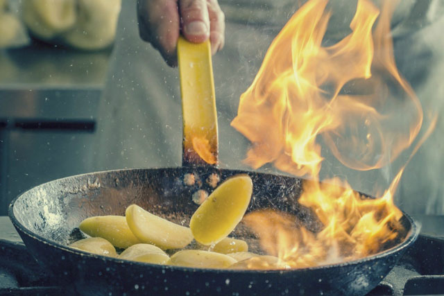 flamble giup mon an day huong vi