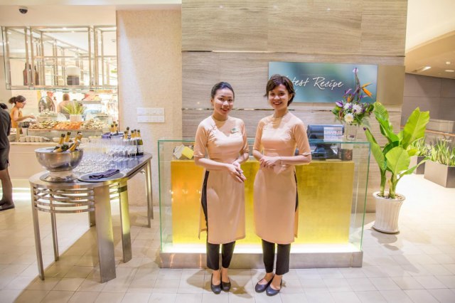 gia dinh le meridien saigon