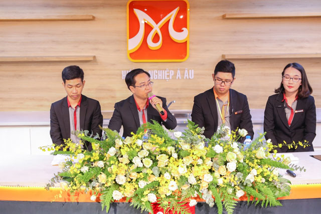 giải đáp thắc mắc của khách mời