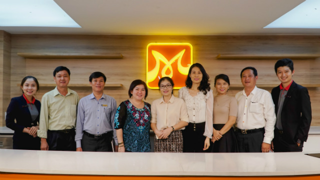 giang vien tai chinh marketing tham gia a au tour