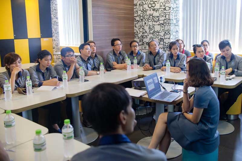 giao luu voi dai dien mcdonalds