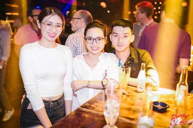 hay den apo tan huong