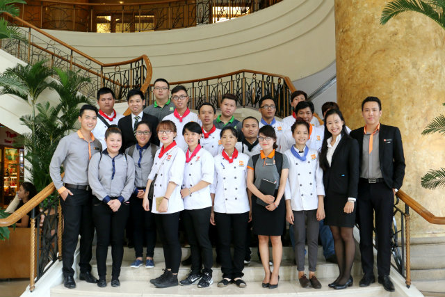 hnaau tham gia hotel tour