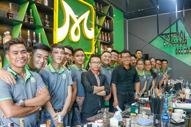 hoc vien chup anh luu niem