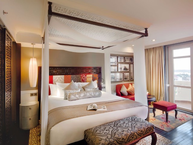 khong gian sang trong hotel royal hoi an