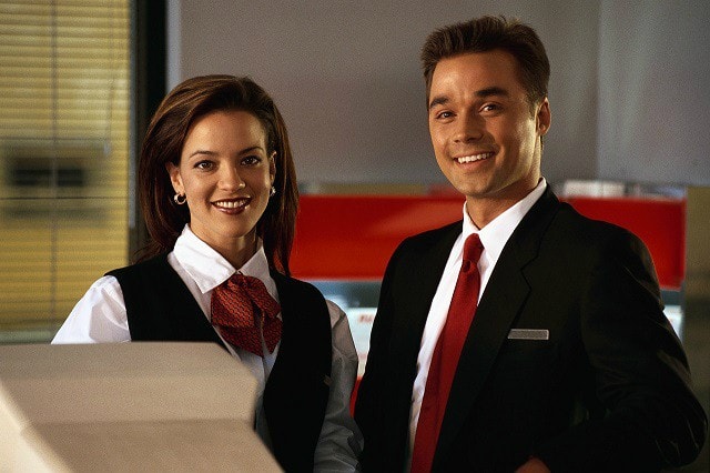 lam viec nha hang khach san ban can chiu duoc ap luc