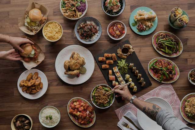 thực khách có thể chọn món trên thực đơn có sẵn 