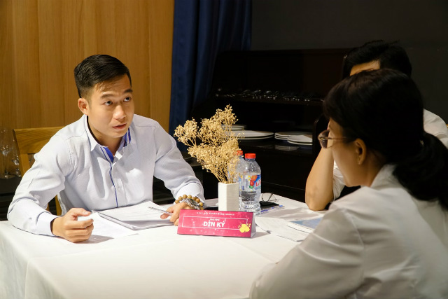 nha hang din ky co nhu cau tuyen dung