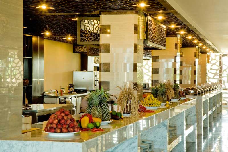 nha hang tai olalani resort condotel