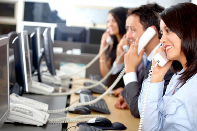 nhan vien dat phong tai khach san