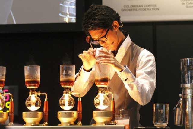 pha ca phe bang syphone