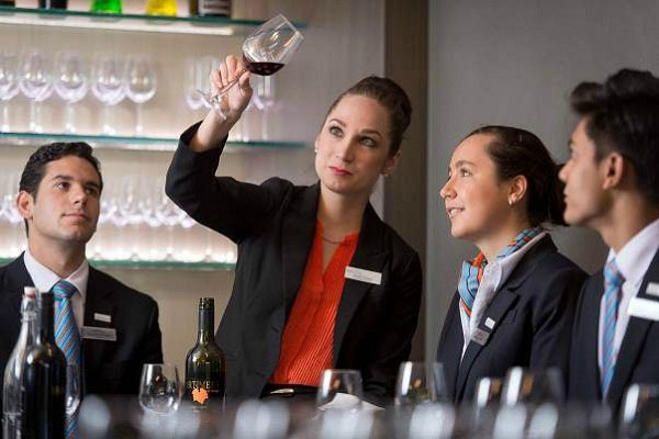 shift leader thang tien