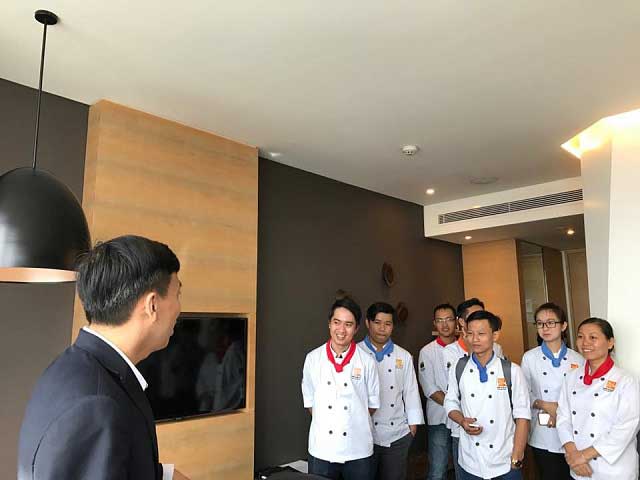 tham quan phong khach san pullman saigon centre