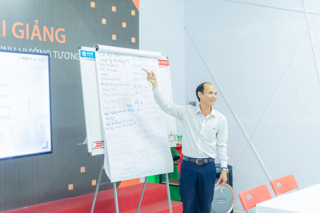 thầy Lê Văn Kỳ