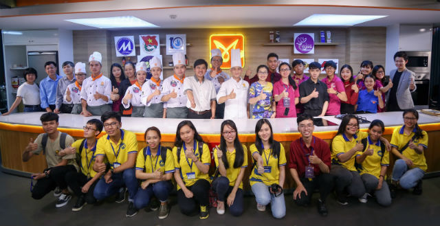 the amazing chef de lai nhieu dau an