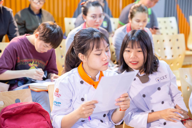 tiêu chí tuyển dụng hiện tại của ngành Hospitality