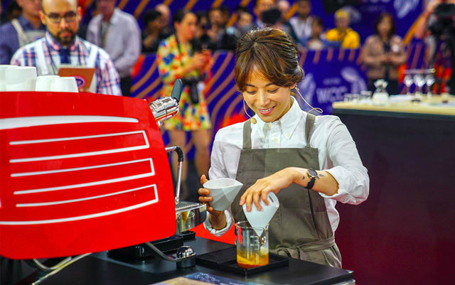 Joo Yeon vượt qua thử thách cuộc thi