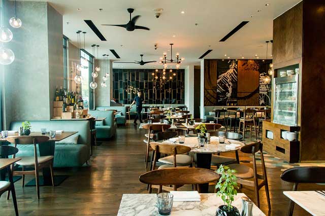 trai nghiem khong gian thuc tai nha hang khach san