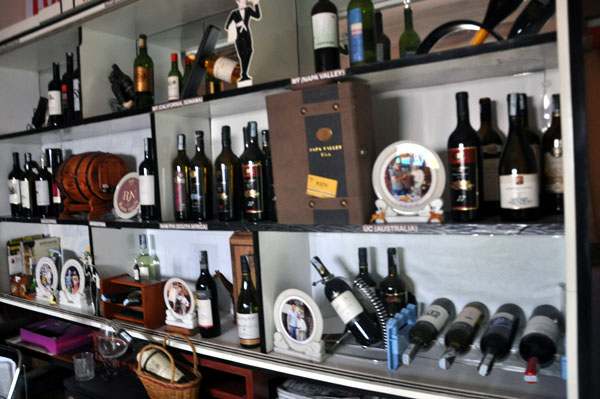 tu ruou pha che coctail cua ong ra