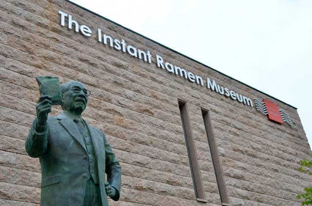 tượng momofuku ando