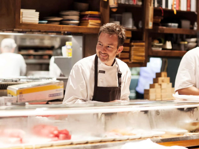 tyson cole chu trong trai nghiem khach hang