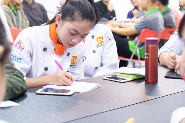 ứng viên lưu lại thông tin