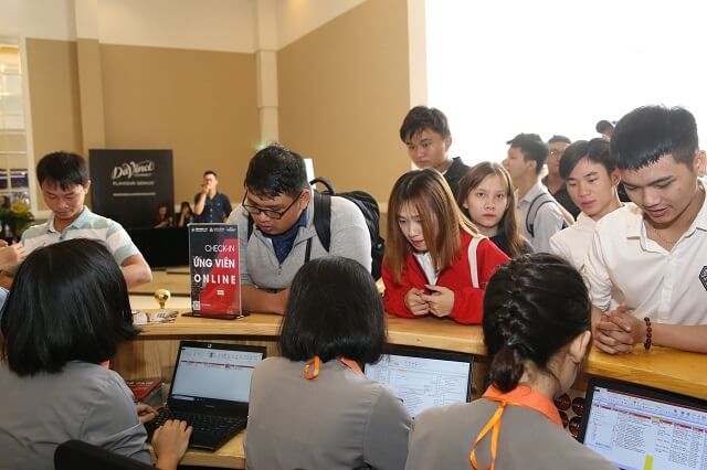 ung vien tham gia som