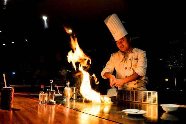 vi sao teppanyaki lai noi tieng den vay vi no qua tuyet